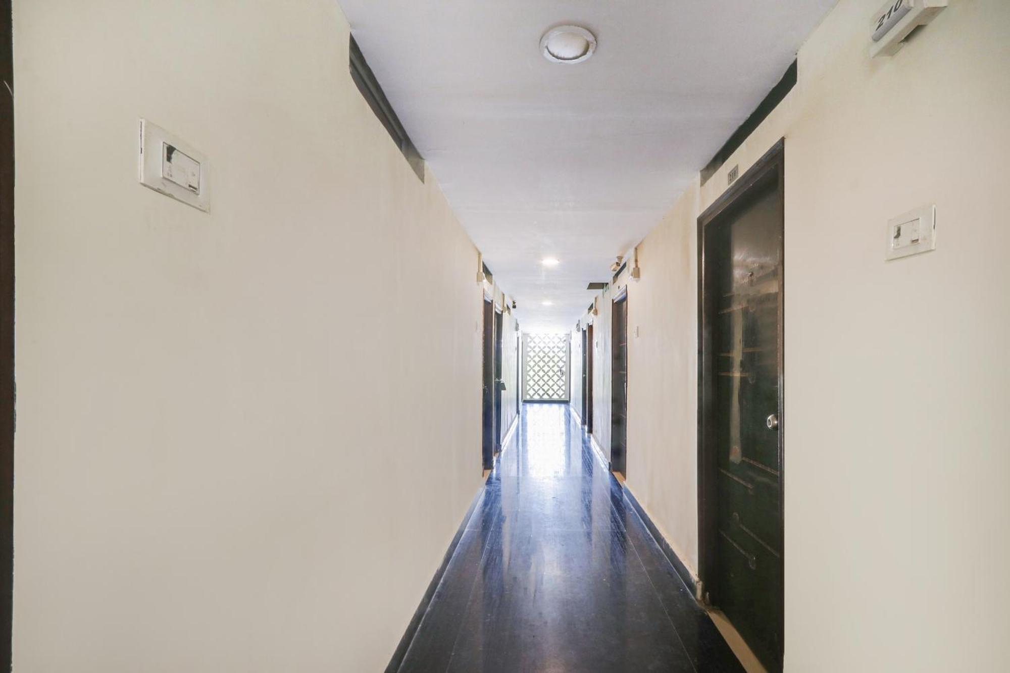 Hotel O Grand Hotel And Lodge Sangareddy Экстерьер фото