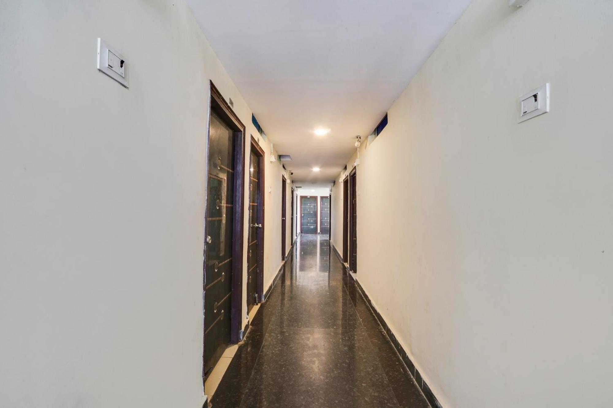 Hotel O Grand Hotel And Lodge Sangareddy Экстерьер фото
